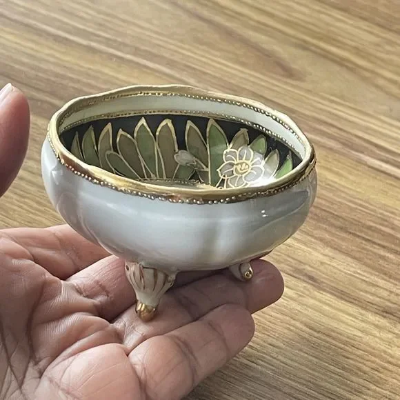 Vintage Nippon Japan Hand Painted Two Footed Small Bowls. lot of 2 - Picture 8 of 16